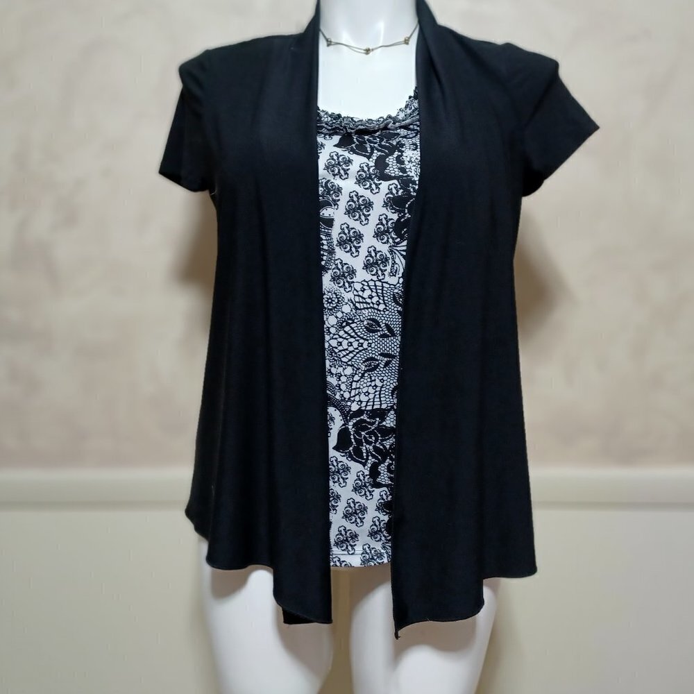 PERCEPTION PETITE WOMENS BLACK TOP SIZE P/XL WITH UNDER BLOUSE